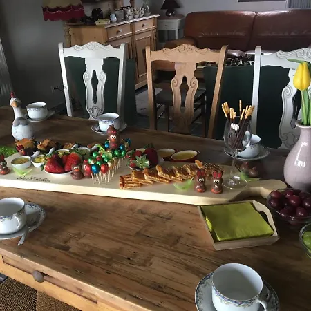 De Hostelier Bed & Breakfast Ursel