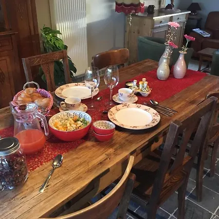 De Hostelier Bed & Breakfast Ursel